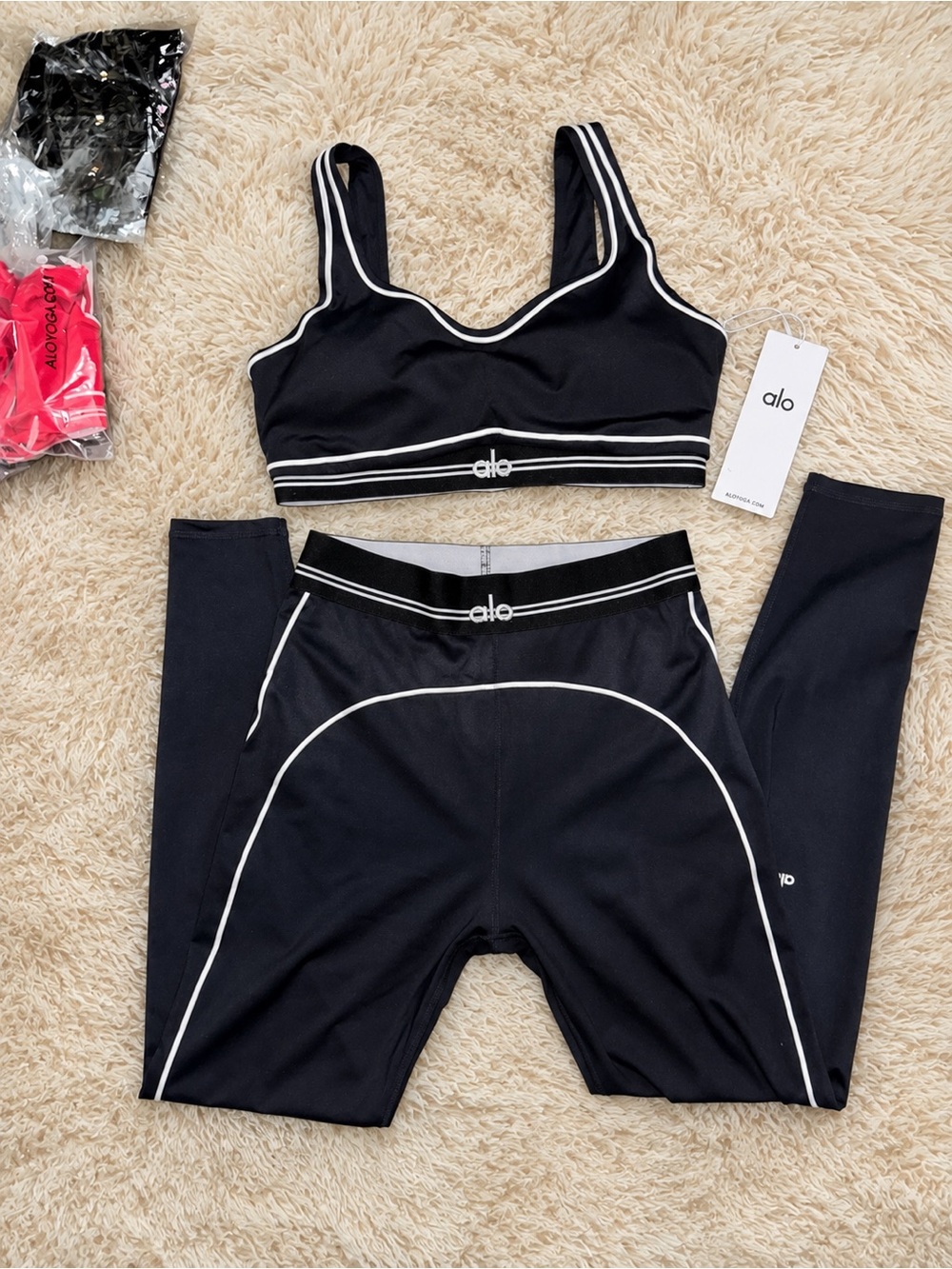 Alo Yoga Women’s Black & White Sports Bra & Leggings Matching Set Size L New